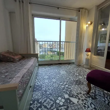 T2 Standing * Gruissan