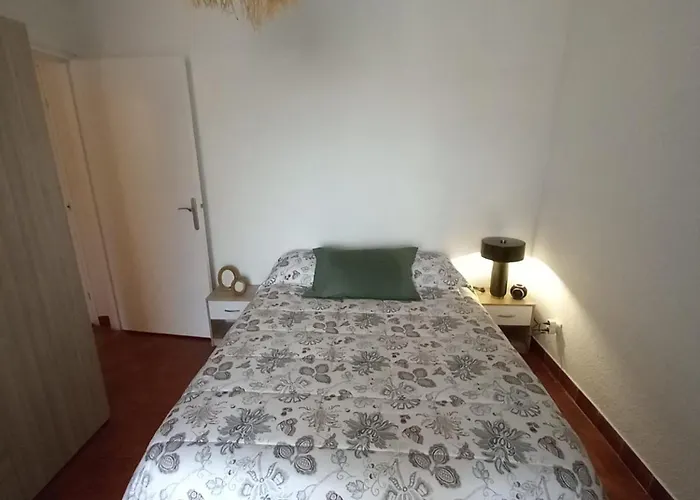 T2 Standing Διαμέρισμα